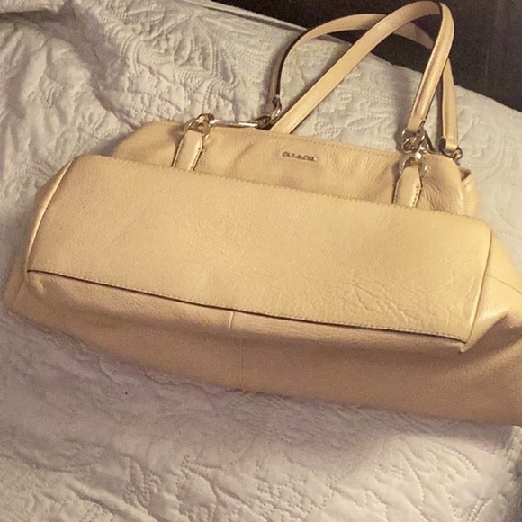 Coach tote - Picture 2 of 4